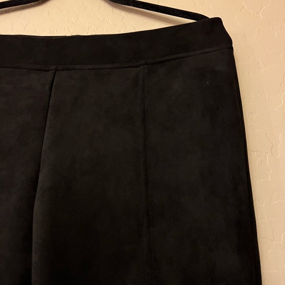 Andrew Marc Black Faux Suede Pants/Leggings - Picture 5 of 15